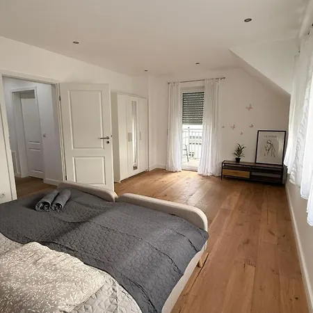 Schoenes Modernes House In Appartement *