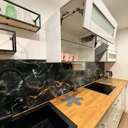Appartement Schoenes Modernes House In *